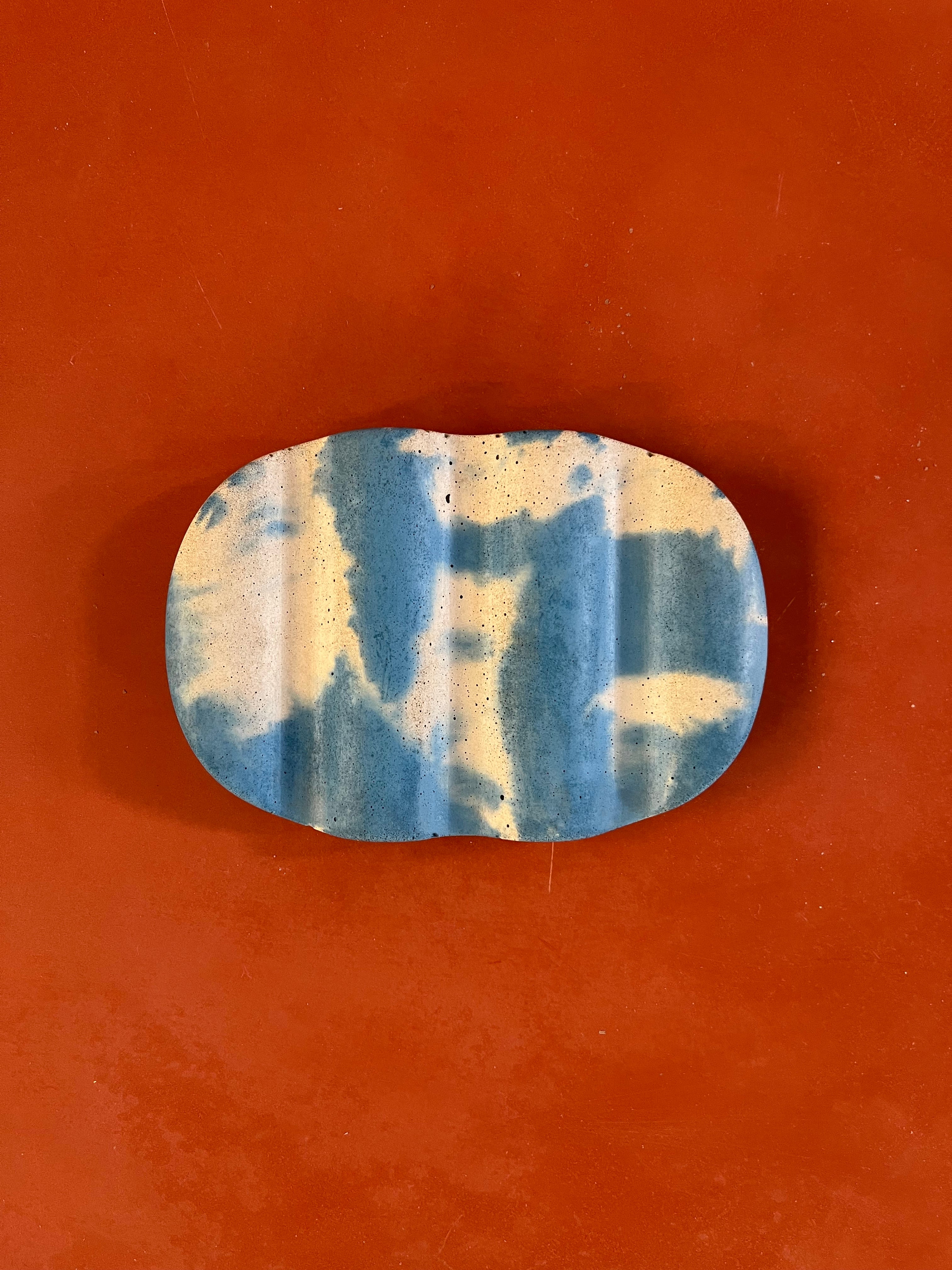 Outlet Wavy Concrete Soap Dish - Blue & White - Image 2