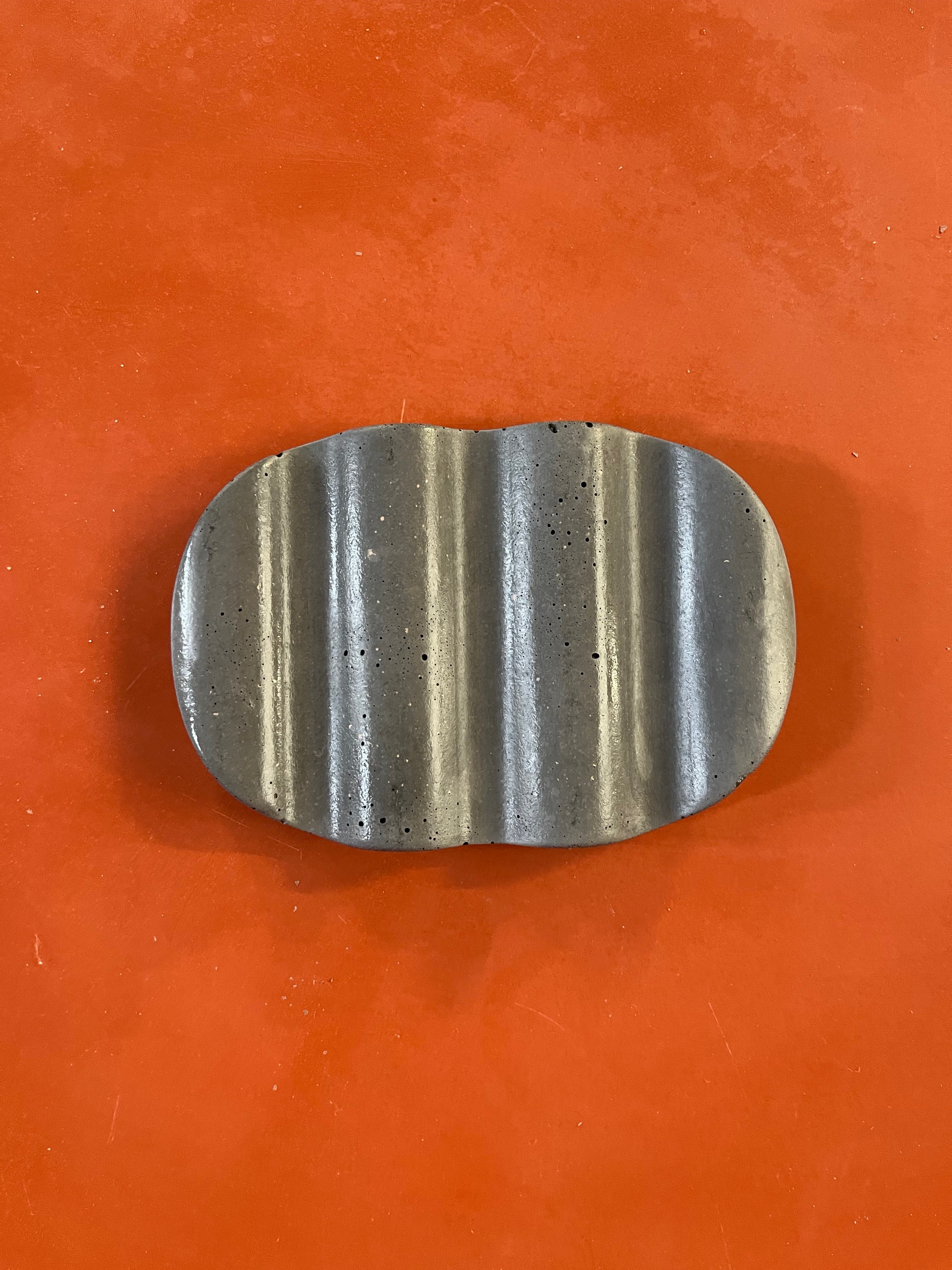 Outlet Wavy Concrete Soap Dish - Nellie's Breath - Image 3